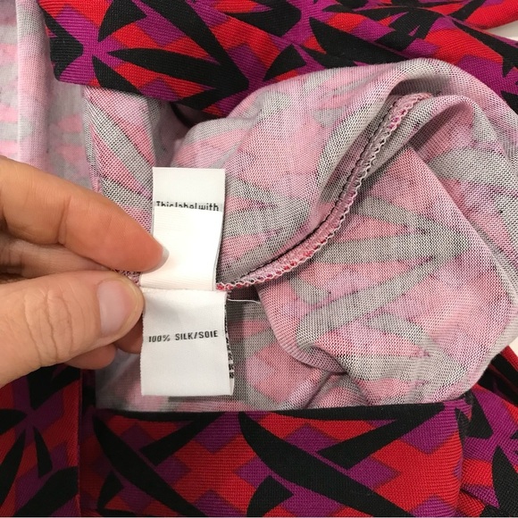 Diane Von Furstenberg Red and Black Geometric Wrap Dress Silk Size 2 - Picture 5 of 7